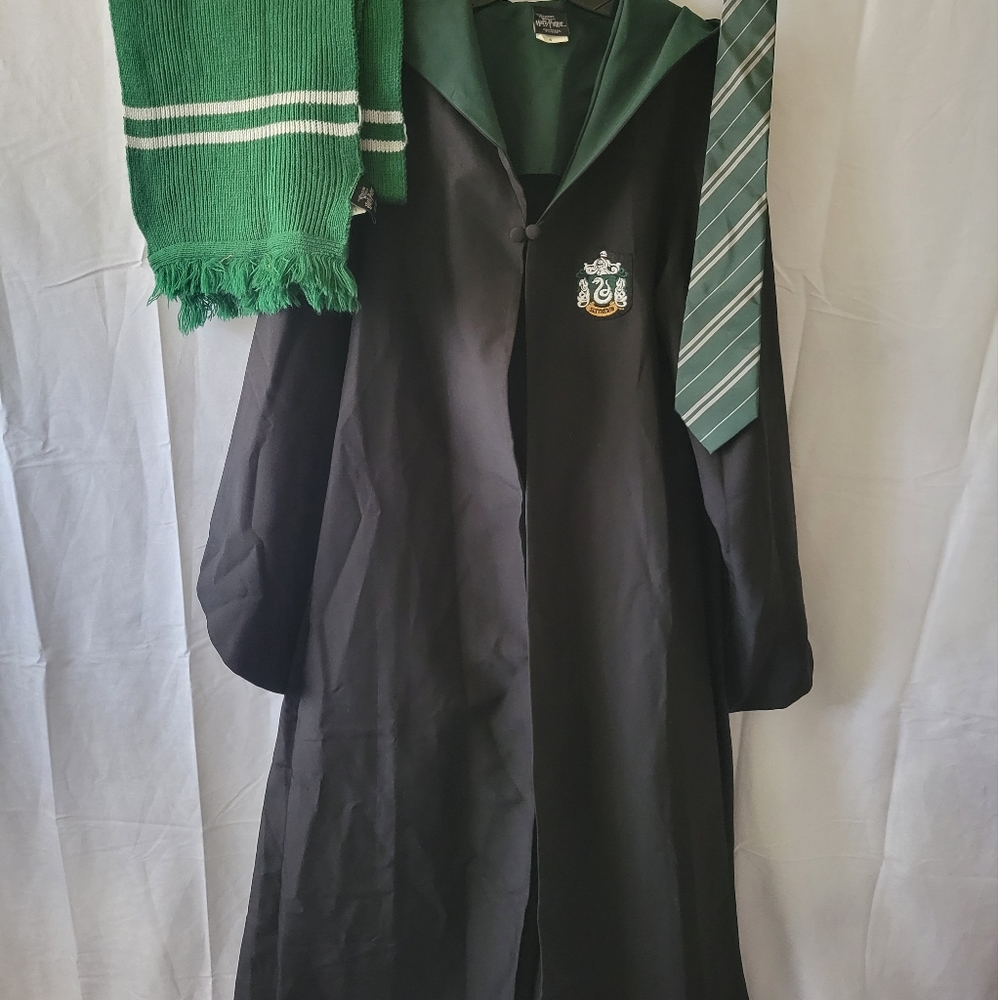 Universl Studios Harry Potter Slytherin Robe set